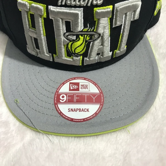 VINTAGE Miami Heat New Era 9Fifty Snapback Hat Spellout And Big Logo on back - Picture 3 of 14